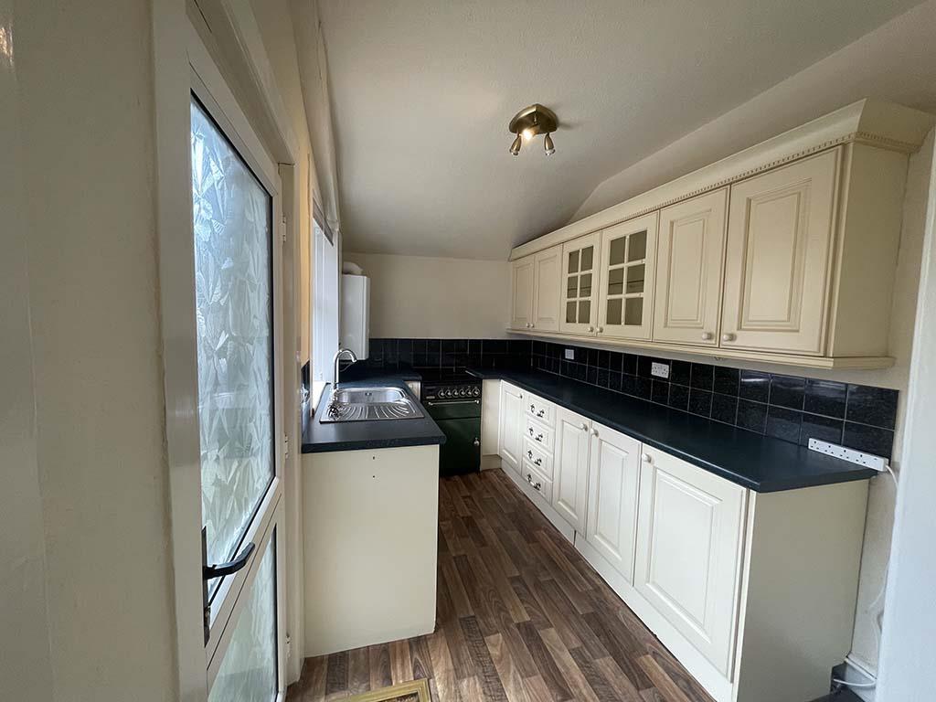 2 bedroom end terrace house SSTC in Barnoldswick - IMG_6067.jpg